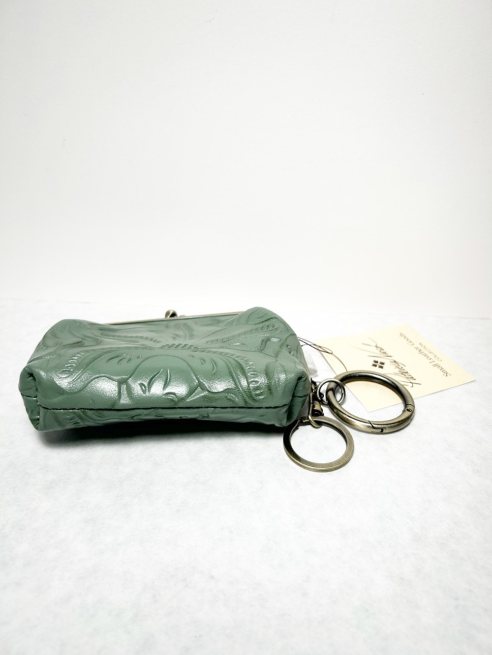 Patricia Nash Borse Tooled Leather Kiss-Lock Coin Purse Sage Green with Keyring - Picture 3 of 8